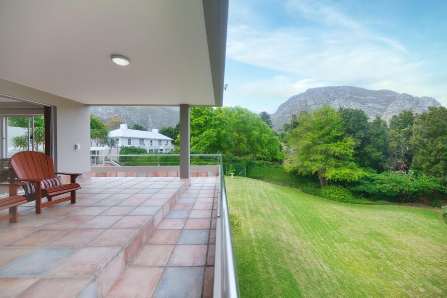 5 Bedroom Property for Sale in Fernkloof Estate Western Cape